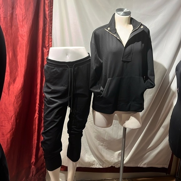 Nwt women’s black jogger set Carson sweatshirt by Mary square French terry - Picture 1 of 16